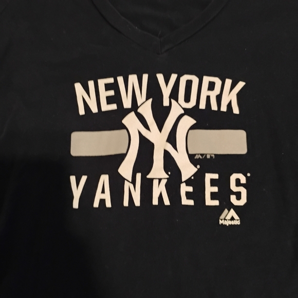 NY Yankees Tshirt For Ladies. Navy And White XL - Picture 4 of 5
